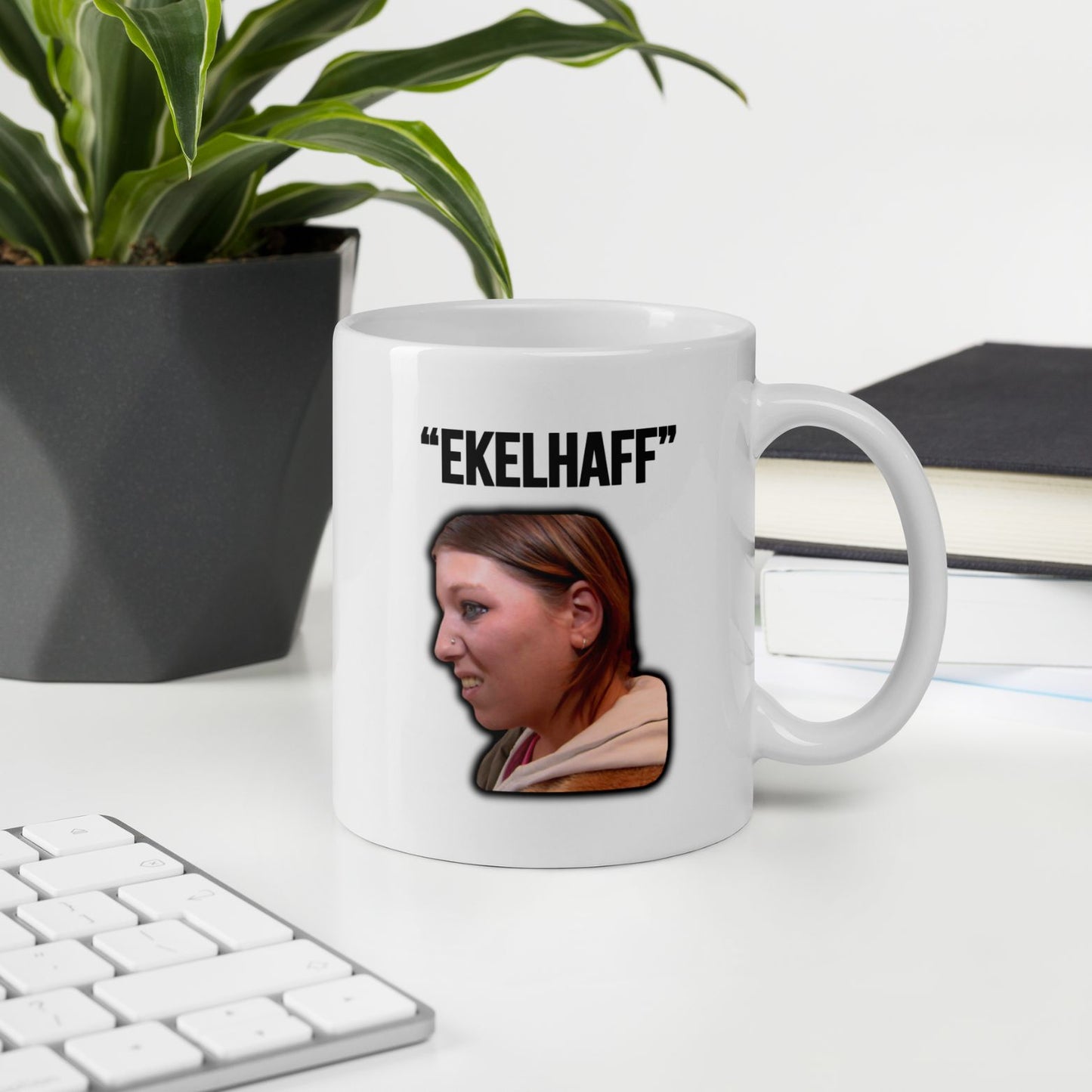Tasse "Ekelhaff" Nadine The Brain